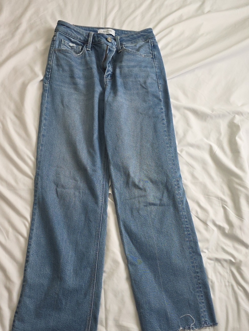 Light Wash Wide-Leg Women’s Jeans